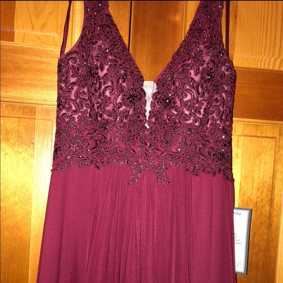 Betsy & Adam Macy’s burgundy prom dress (4P) - Picture 5 of 6